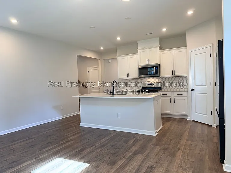 101 Brody Pine Way — Photo 4