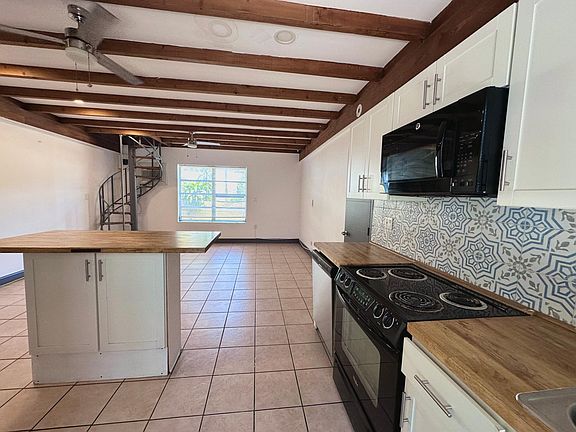 4th image of 1430 SW 27th St #6B