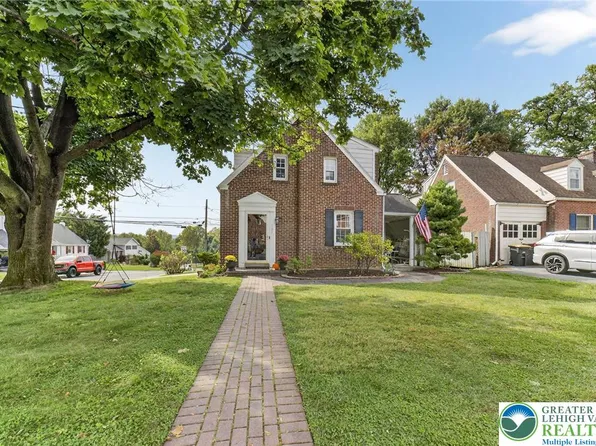 404 Florida Ave, Whitehall, PA 18052