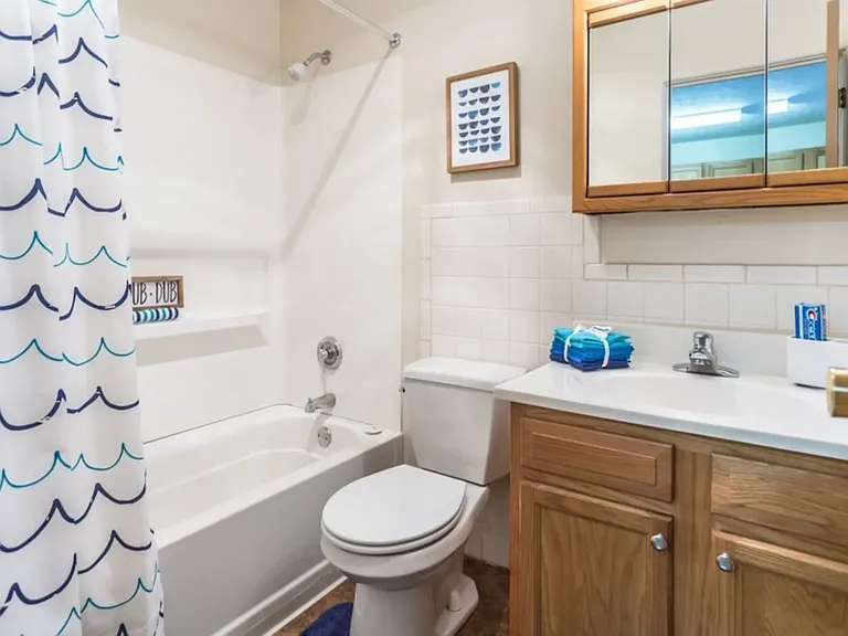 Boulevard Club Apartments — Photo 14