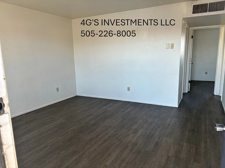313 W Sycamore Ave #10 — Photo 4