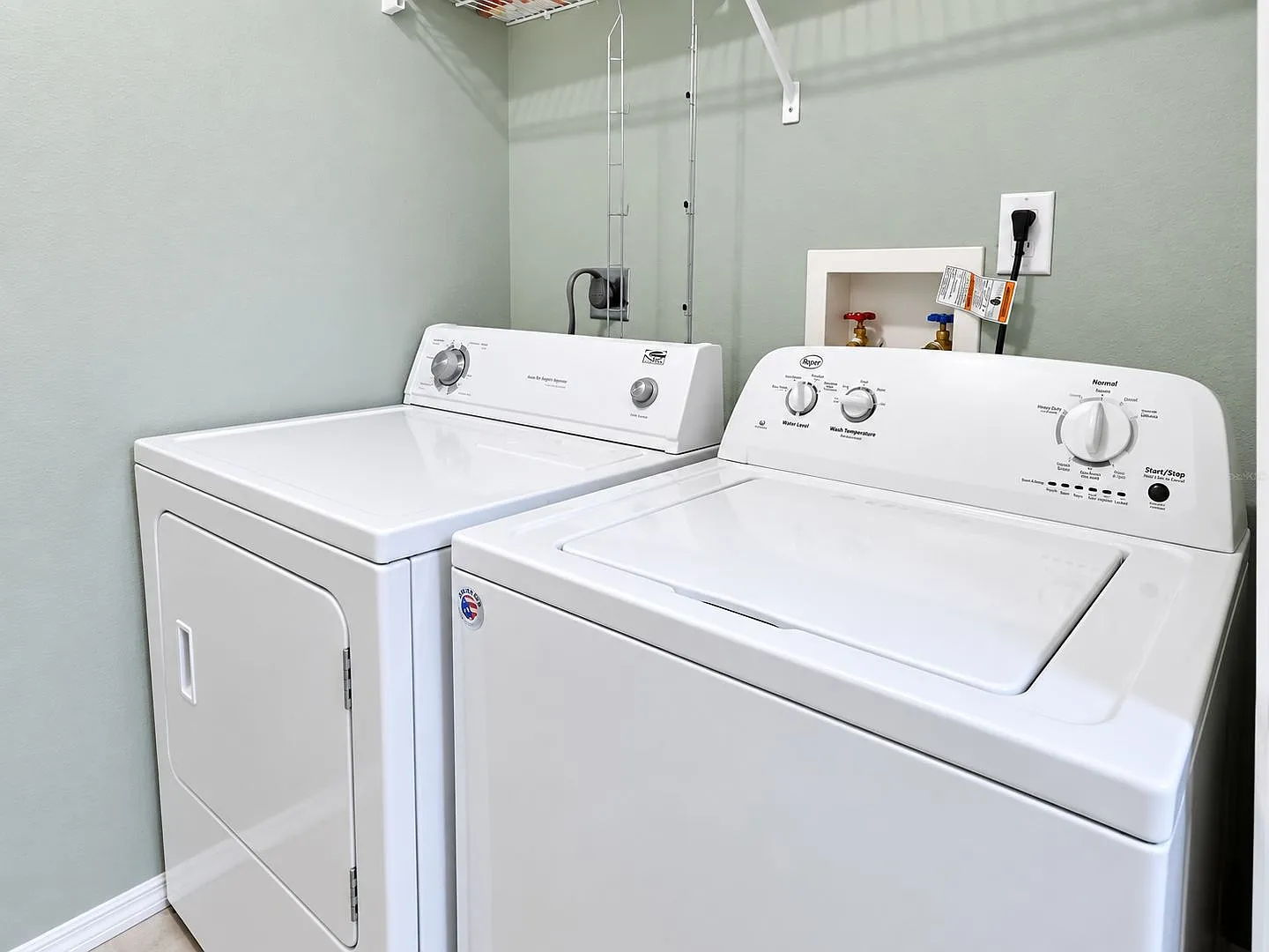 2 Bedroom Condo in Prime Gainesville Location Close to UF, Shands & Butler Plaza! — Photo 4