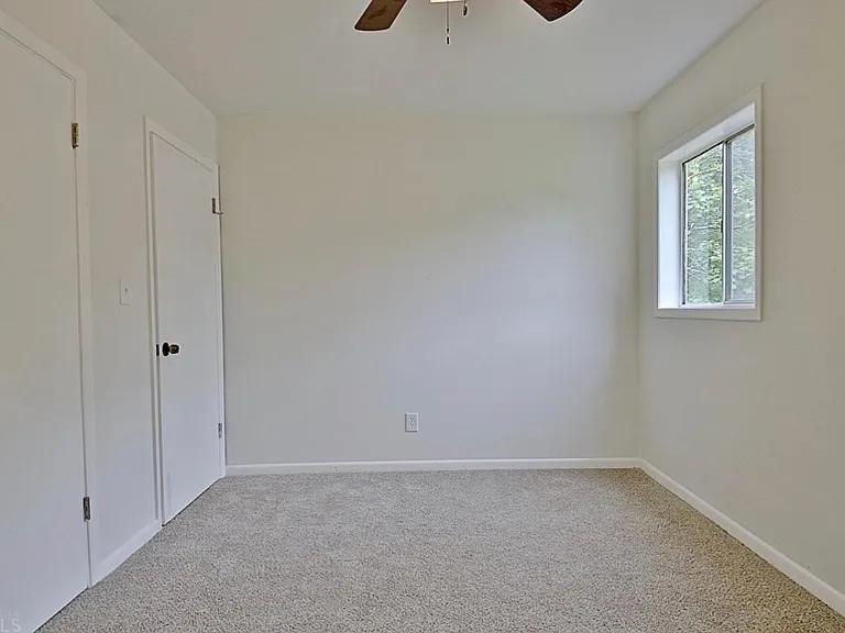 745 Anderson Dr — Photo 35