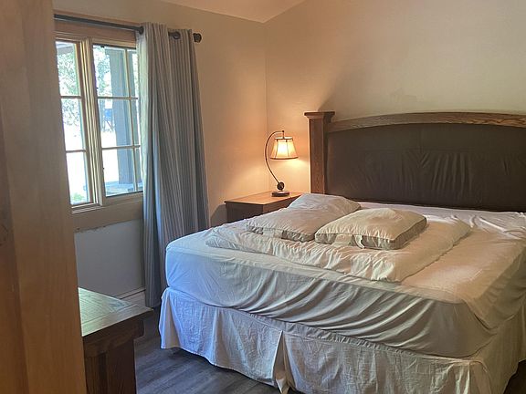 King size bed