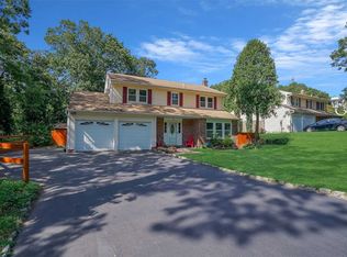 9 Hayes St, Nesconset, NY 11767