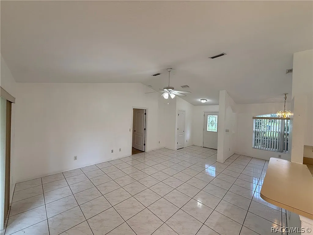 3 bed, 1524 sqft, $1,800 — Photo 4