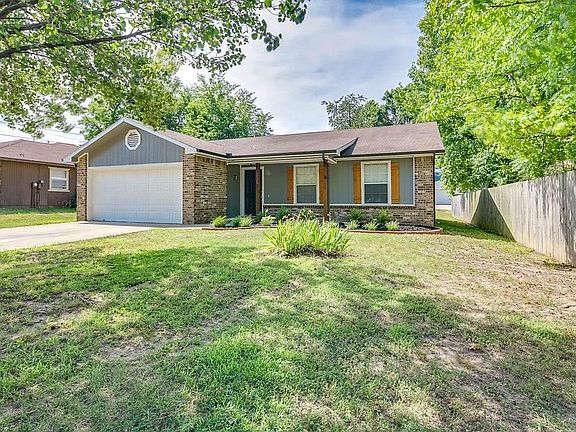 2nd image of 308 Jonathan Dr
