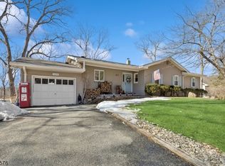 120 Kitchell Lake Dr, West Milford, NJ 07480
