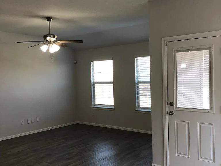 2225 Denmark Ln — Photo 14