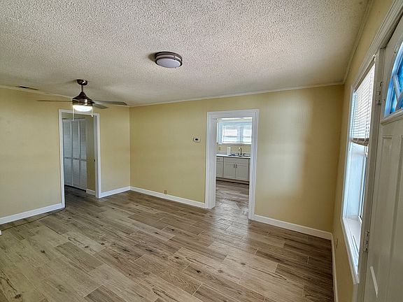 5th image of 1815 E Wood St