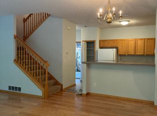 1016 Traditions Trl, Chaska, MN 55318