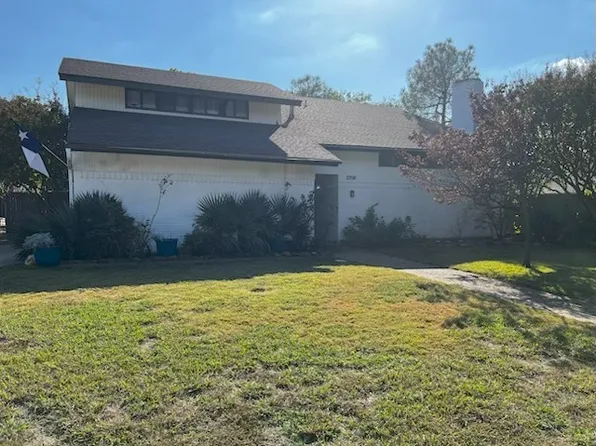 2706 S Surrey Dr, Carrollton, TX 75006