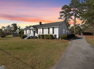 65 E Calhoun St, Wadley, GA 30477