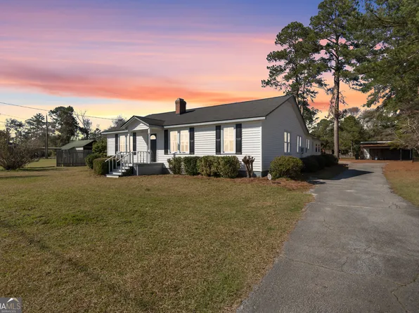65 E Calhoun St, Wadley, GA 30477