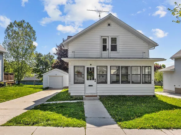 2314 Monroe St, New Holstein, WI 53061