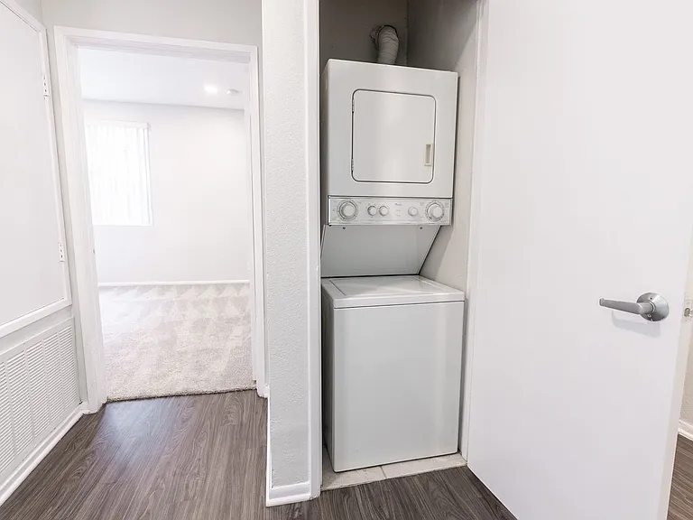4532 Murietta Ave — Photo 29