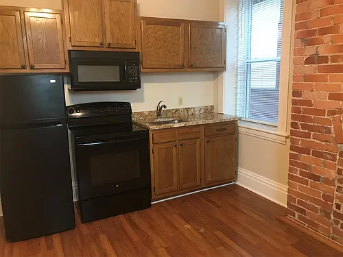 5425 Baywood St #4 Photo 1