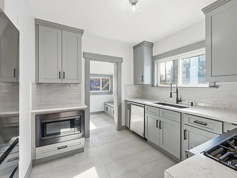 296 S Lafayette St — Photo 13