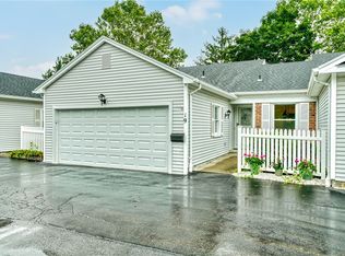19 Duxbury Hts, Fairport, NY 14450