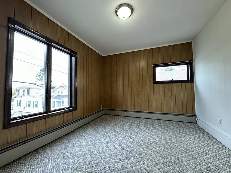 56 Laurier St — Photo 16