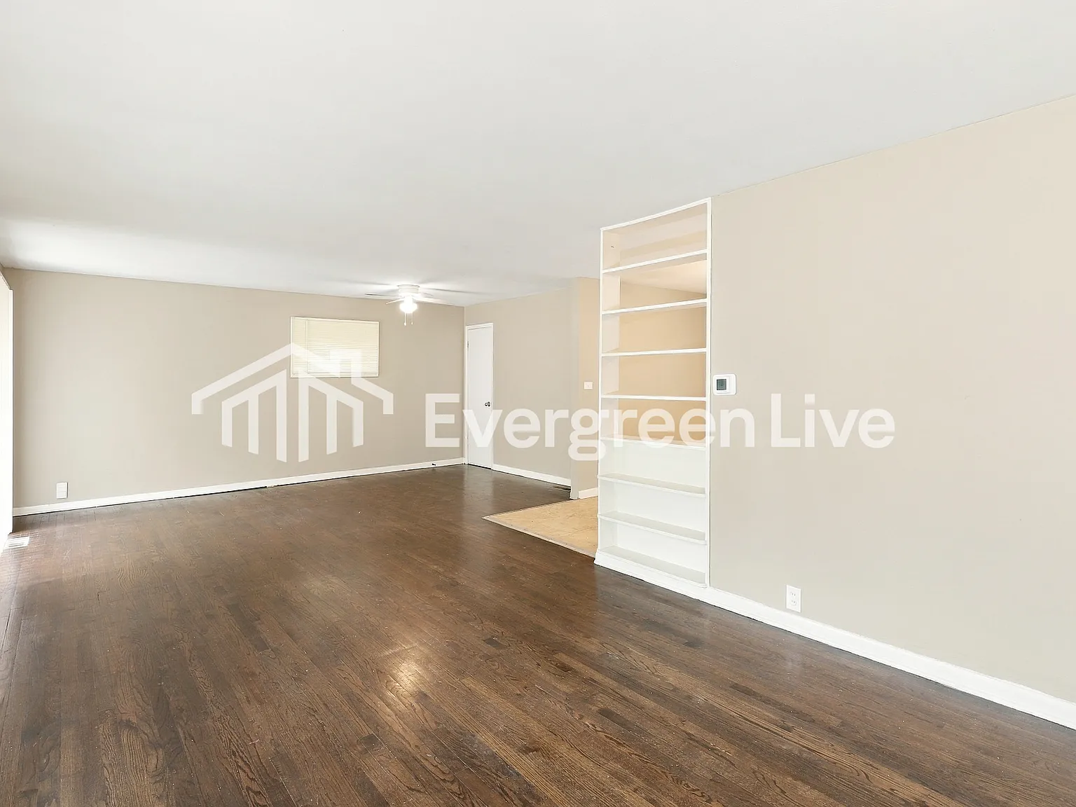3 bed, 1.0 bath, 1176 sqft, $1,245 — Photo 2