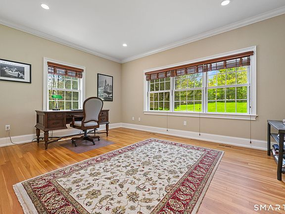 5th image of 12 Woodbine Way