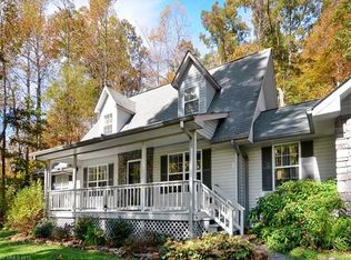 105 Continental Dr, Flat Rock, NC 28731