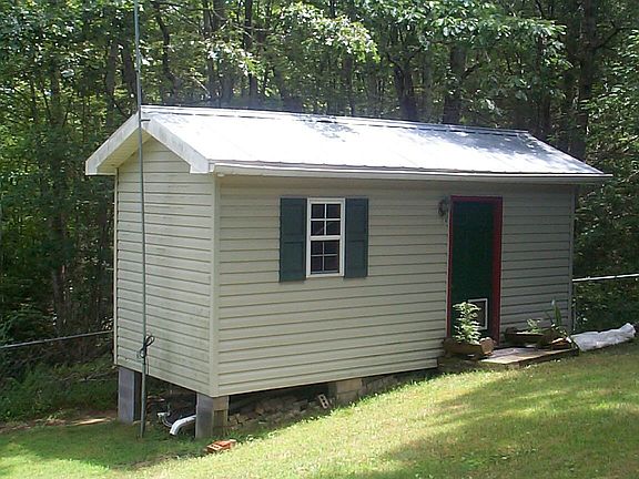 Could be Craft, workshop or art center 