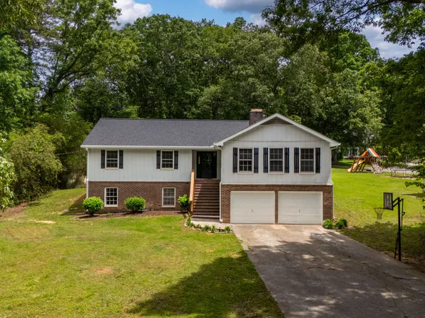 121 Stonewood Dr, Toccoa, GA 30577