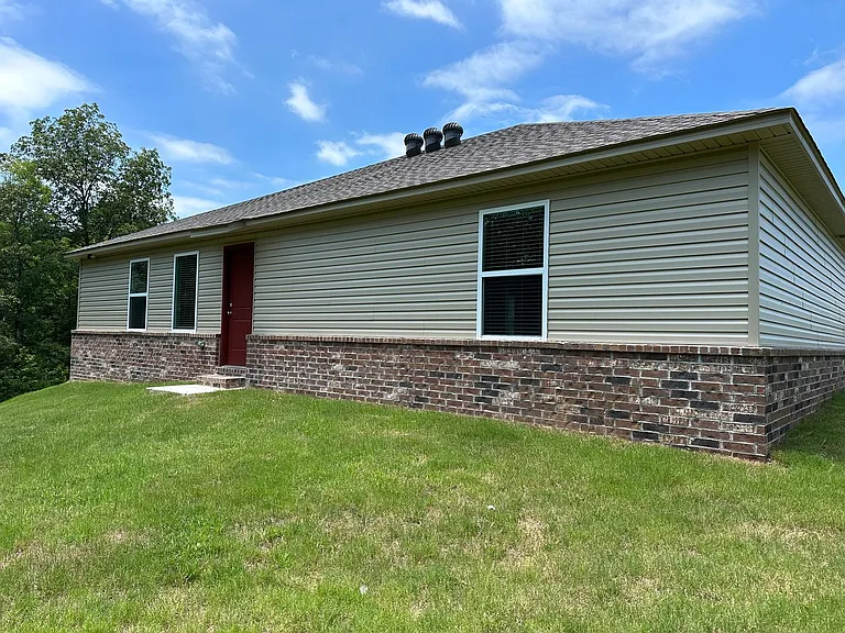 1400 Meadows Dr — Photo 16