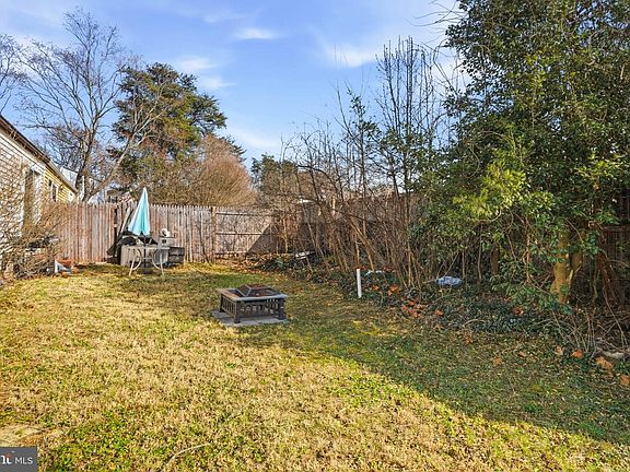 3rd image of 1359 Raleigh Dr