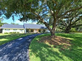 145 Bearded Oaks Dr, Sarasota, FL 34232
