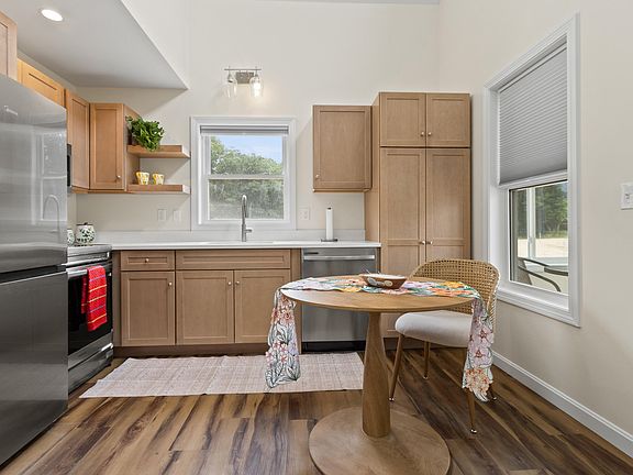 5th image of 16 Thistle Drive #C