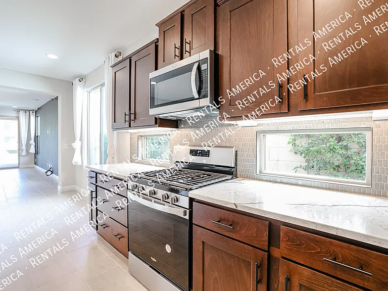 8817 W Luke Ave — Photo 12