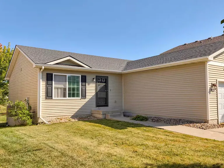 4614 E Valdez Dr #DES — Photo 2