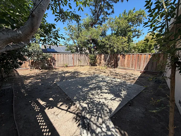 4497 Hamilton Ave #B — Photo 9