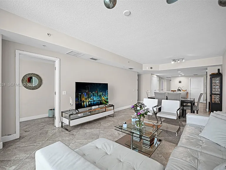 3801 Collins Ave #1102 — Photo 11