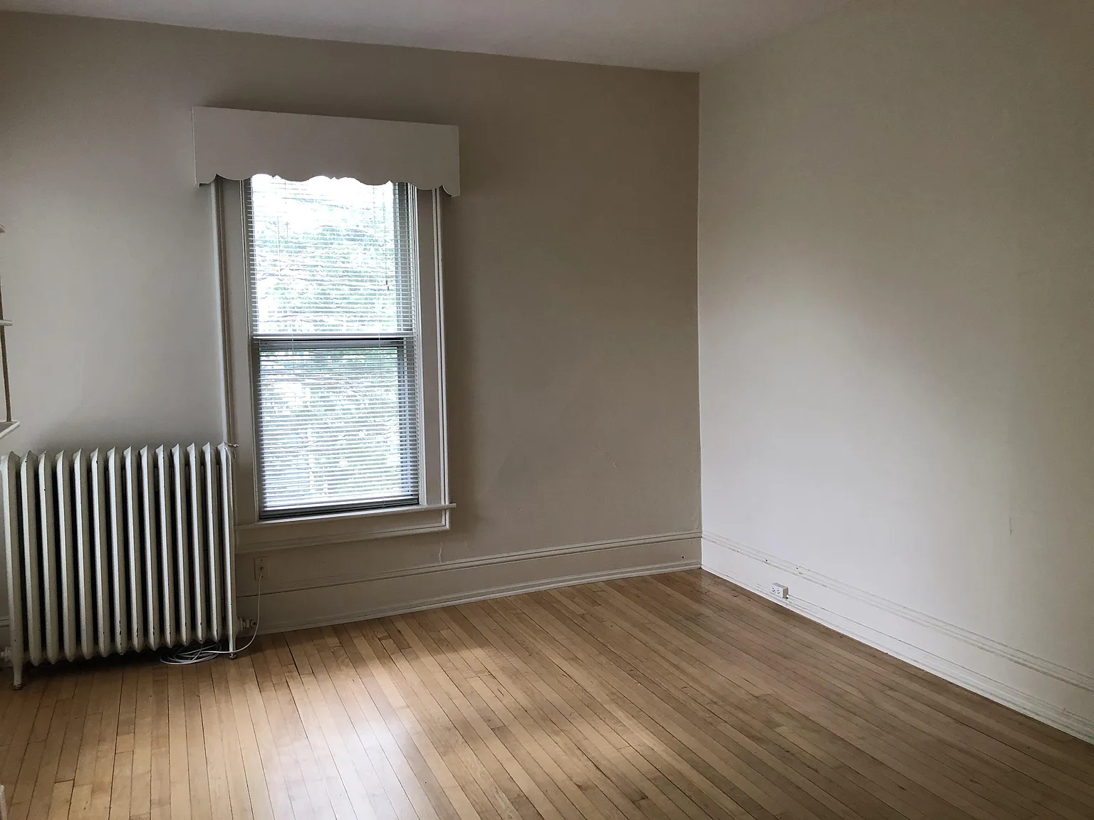 233 1/2 Broadway St - 1 — Photo 3