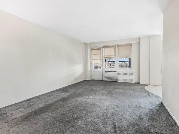 138-10 Franklin Avenue image 8 of 15