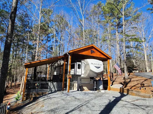 352 10th St, Ellijay, GA 30540