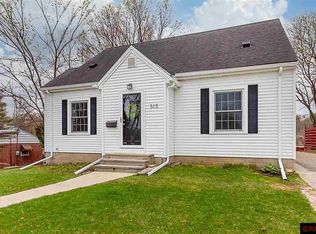 515 W 10th St, Mankato, MN 56001