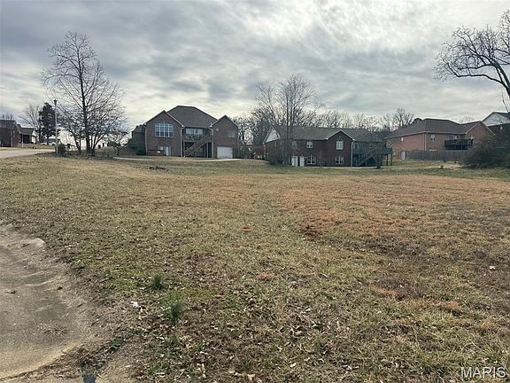 5th image of 19 Karmen Ln