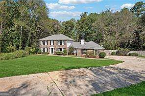 3rd image of 120 Birch Ct