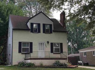 22605 Euclid St, Saint Clair Shores, MI 48082