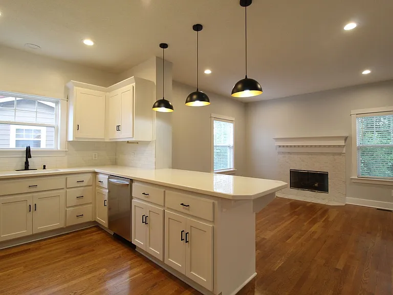 3733 Thompson Cir — Photo 6