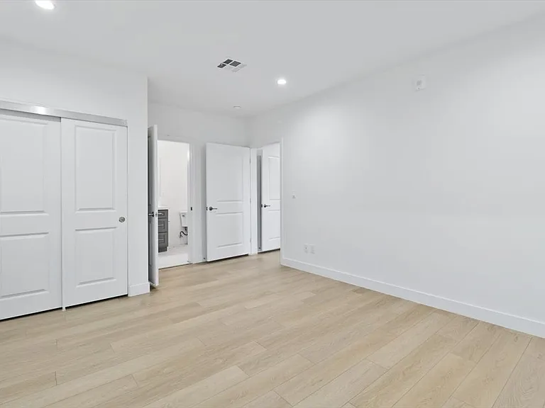 10609 S Inglewood Ave — Photo 13