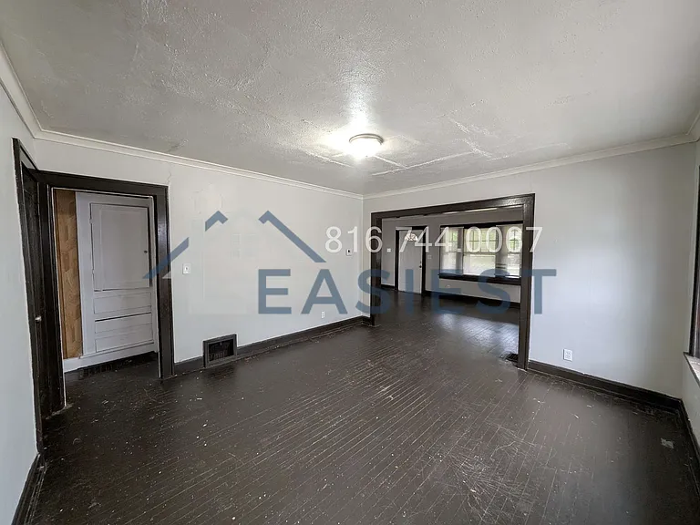 5225 Woodland Ave — Photo 6