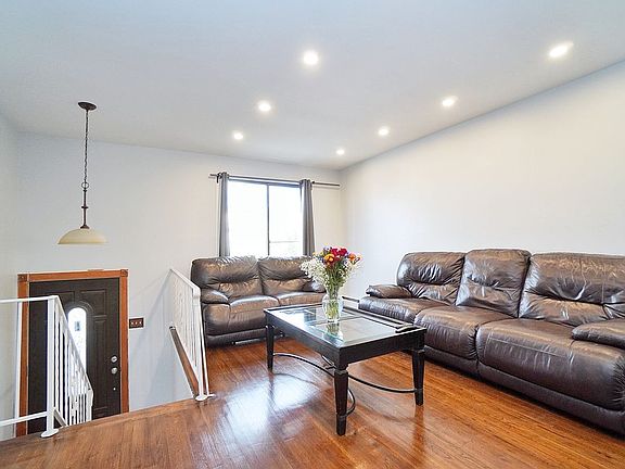 5th image of 220 McVeigh Ave