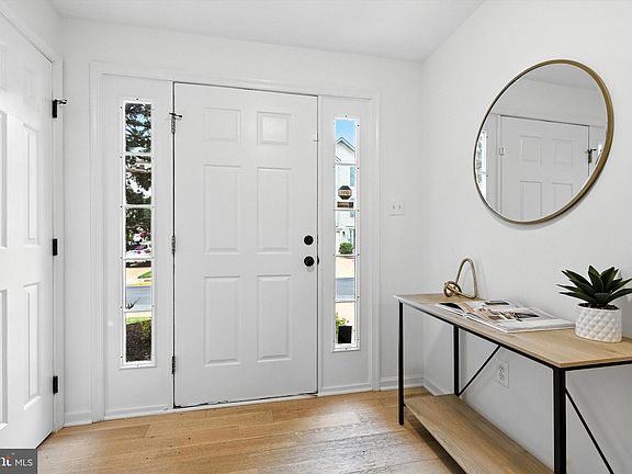 2nd image of 7495 Gadsby Sq