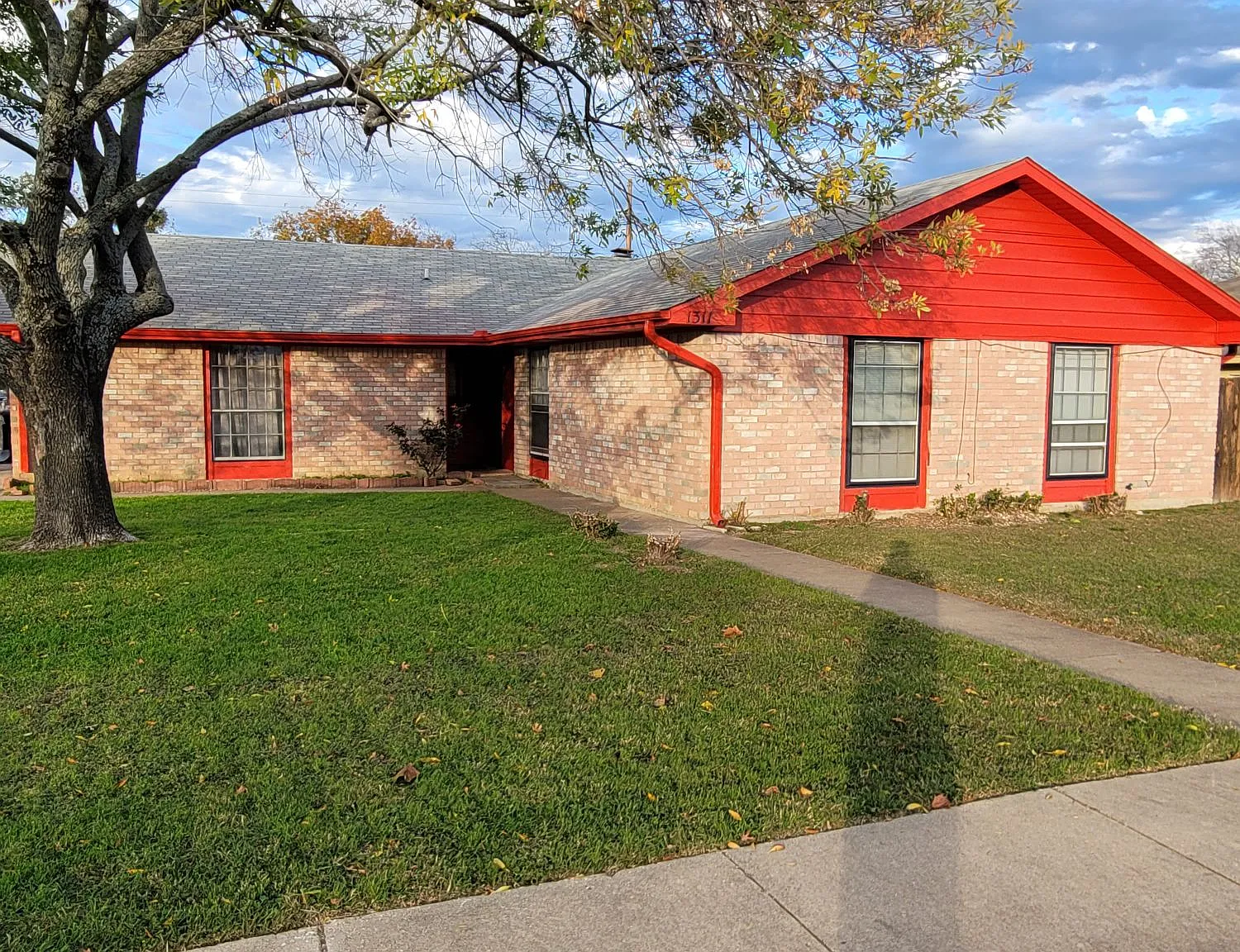 3 bed, 1476 sqft, $1,300 — Photo 1